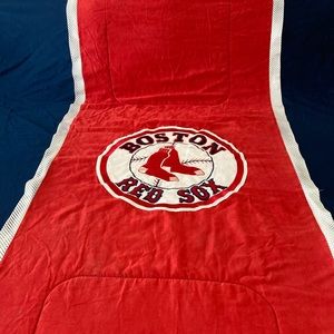 Red Sox full/queen comforter in perfect condition